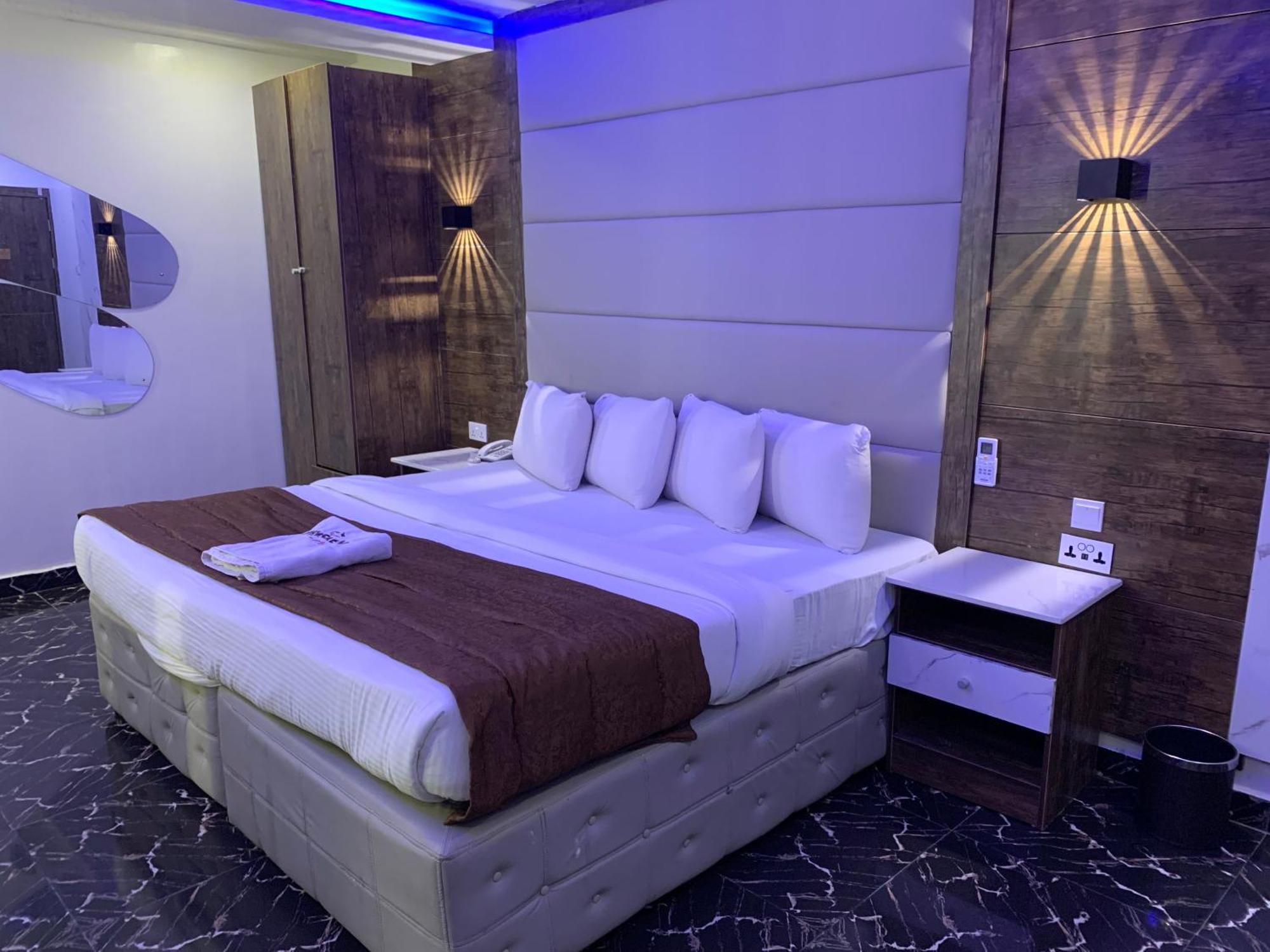 Presken Kuramo Waters Hotel Lagos Luaran gambar