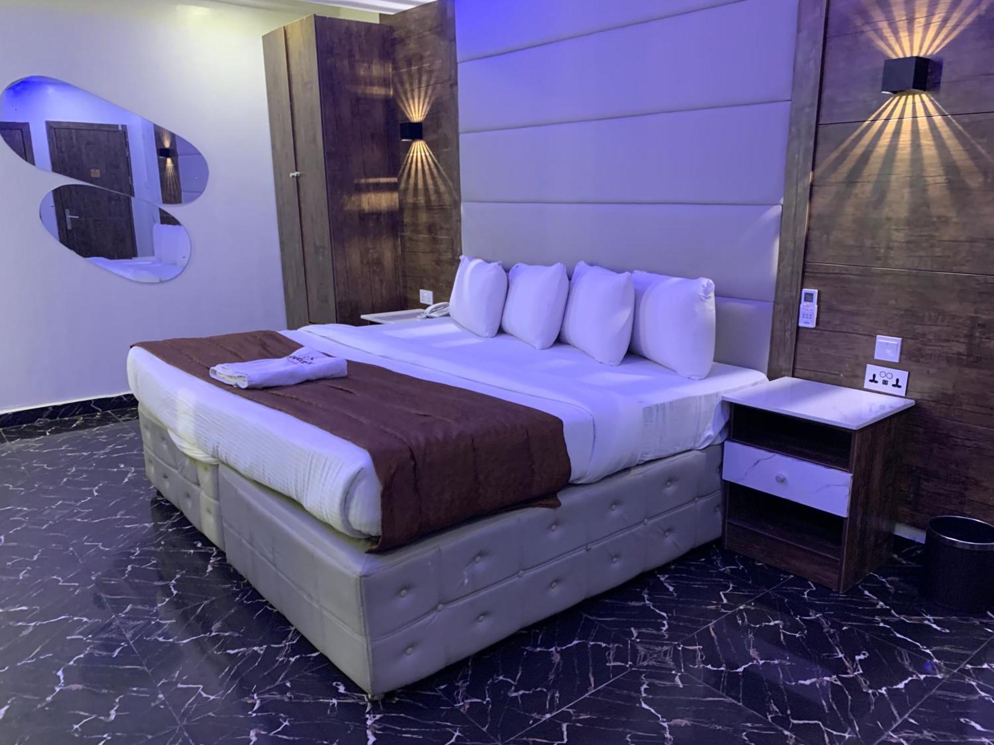 Presken Kuramo Waters Hotel Lagos Luaran gambar